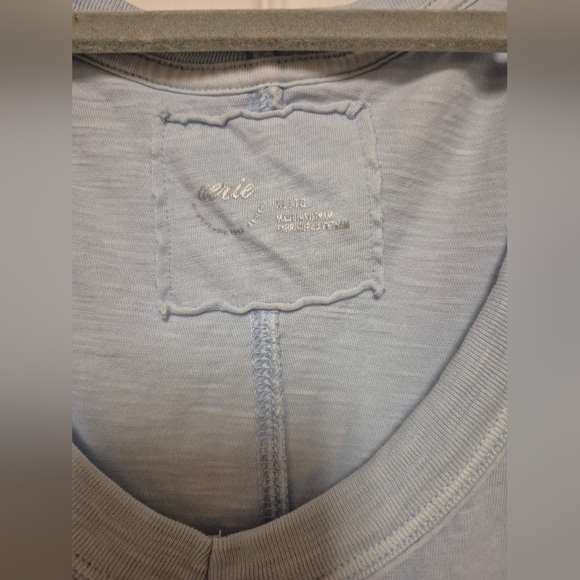 Arie women's Light Blue V-Neck Short Sleeve T-Shirt Size XL - Picture 3 of 4